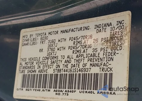 2001 Toyota Tundra Sr5 V8 z USA, uszkodzony, nr VIN 5TBBT44161S146937